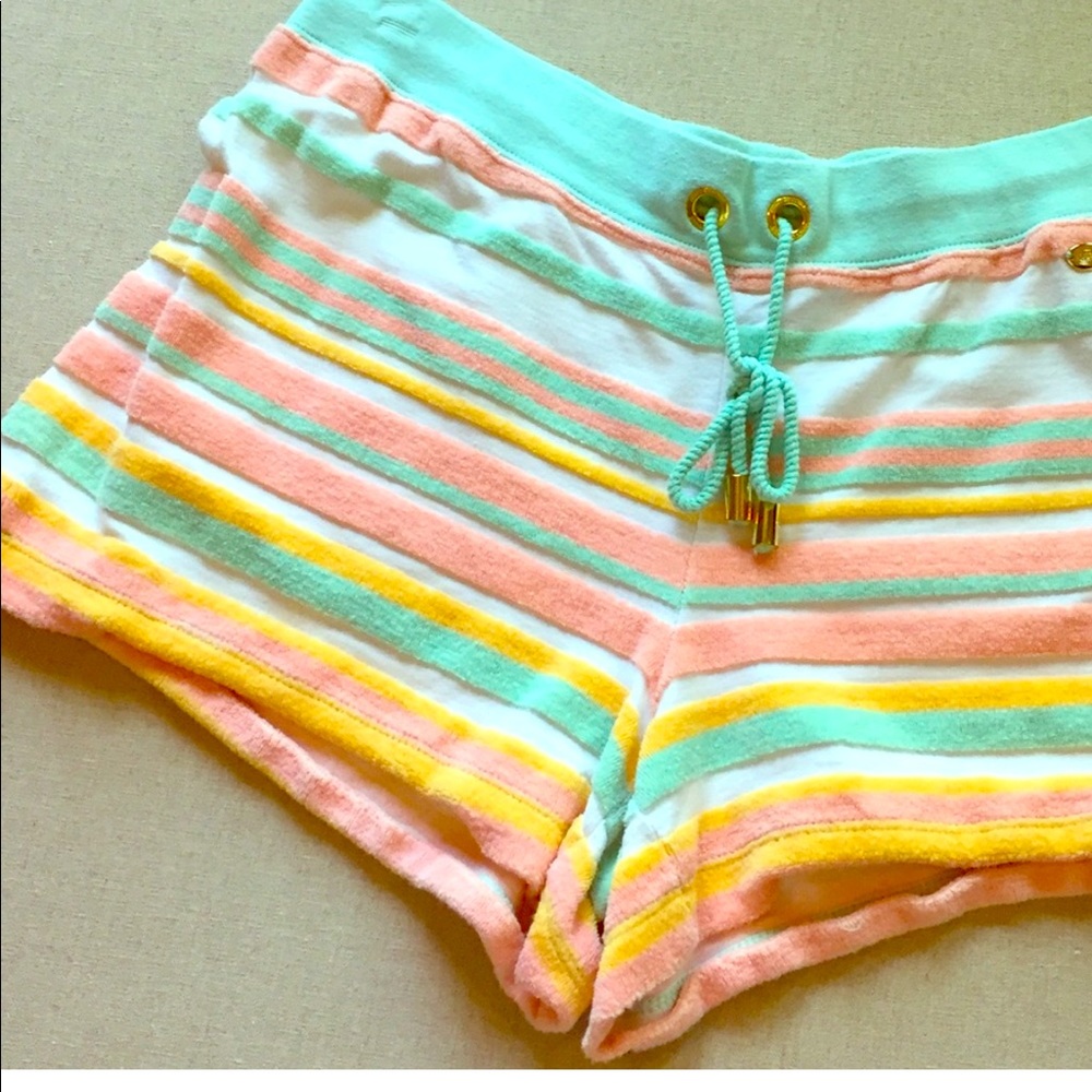 ISO if these stripped juicy couture shorts       🚨 do not buy !!!